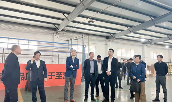 简纳斯门窗|云浮市领导与佛山市云浮市商会一行莅临参观简纳斯门窗总部智造基地