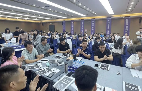 从0到懂，实操陪跑 | 富轩全屋门窗抖音同城流量打造特训营完美收官！