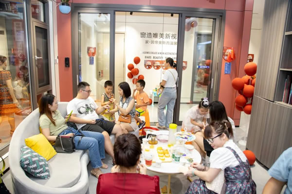盛世开业 聚势盛放 | 帝奥斯门窗董事长率队深入终端高州店：主动突围，赢战市场！